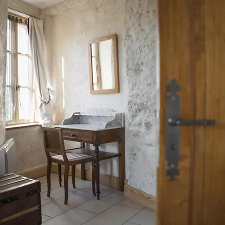 Vakantiehuis Charmante Maison Renovee, 4-5 Pers., Jardin Clos, Pres De Charroux Et Ebreuil. Draps Inclus, Animaux Ok - Fr-1-489-181 Saint-Bonnet-de-Rochefort