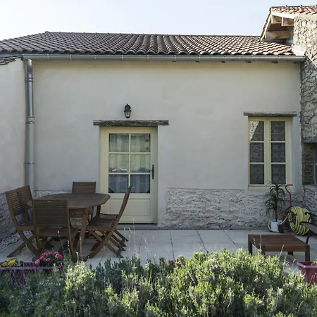 Charmante Maison Renovee, 4-5 Pers., Jardin Clos, Pres De Charroux Et Ebreuil. Draps Inclus, Animaux Ok - Fr-1-489-181