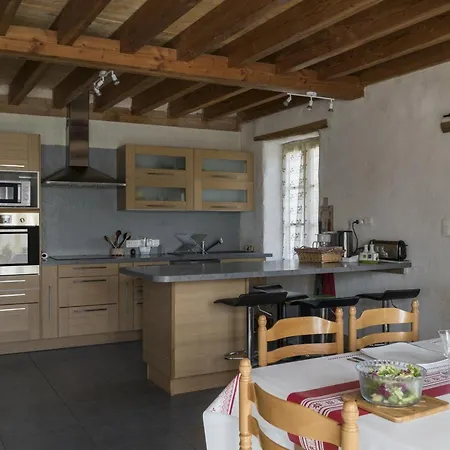 Vakantiehuis Charmante Maison Renovee, 4-5 Pers., Jardin Clos, Pres De Charroux Et Ebreuil. Draps Inclus, Animaux Ok - Fr-1-489-181 Saint-Bonnet-de-Rochefort
